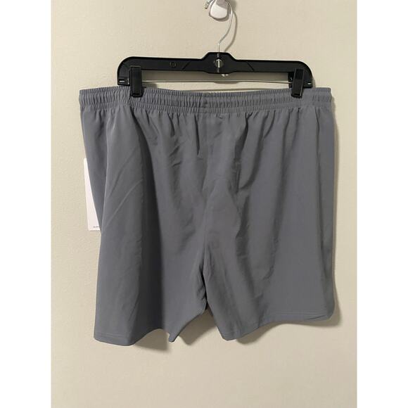 New Alo Yoga Men's 5" Circuit Shorts, Steel Grey Size XL - Picture 2 of 4